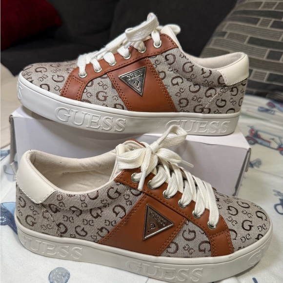 Guess Cream and Tan Casual Sneakers - Picture 12 of 12